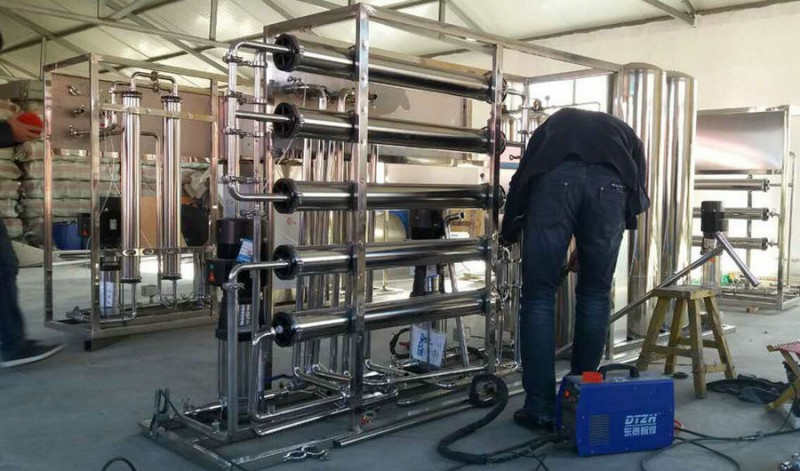 長(zhǎng)春1-5噸反滲透純凈水設(shè)備多少錢(qián)匯河長(zhǎng)春分廠優(yōu)質(zhì)商品價(jià)格合理