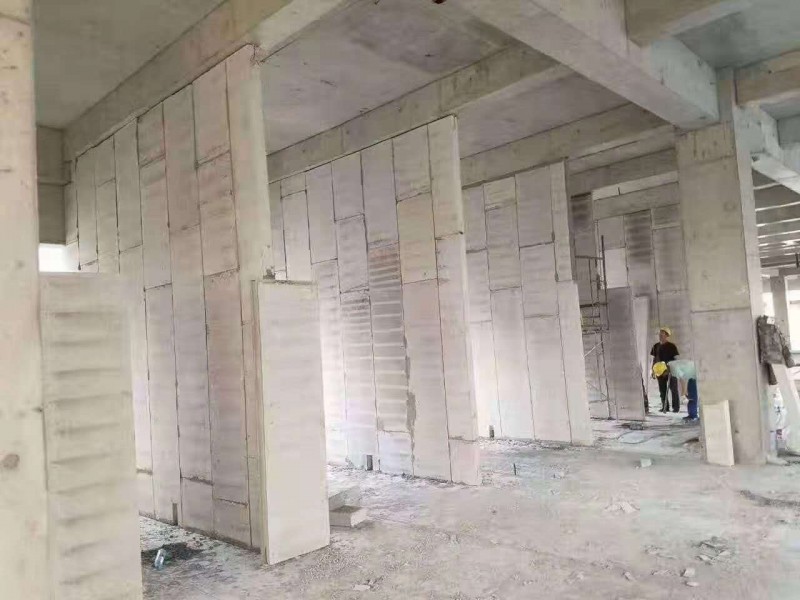 輕質(zhì)隔墻板多少錢一平米