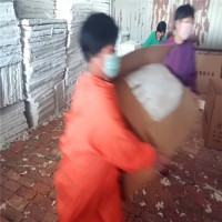 【廠家直銷】 防火纖維增強(qiáng)硅酸鹽板， 復(fù)合硅酸鹽保溫板